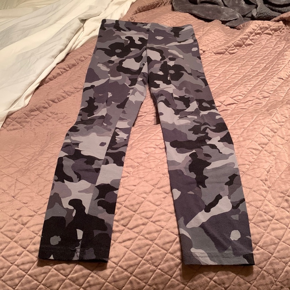 I am selling some old navy leggings that are super comfortable also are soft
